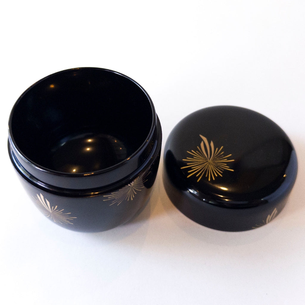 Tea Powder Container: Natsume Kin-Ichō, Tokusa, Hana-Matsu