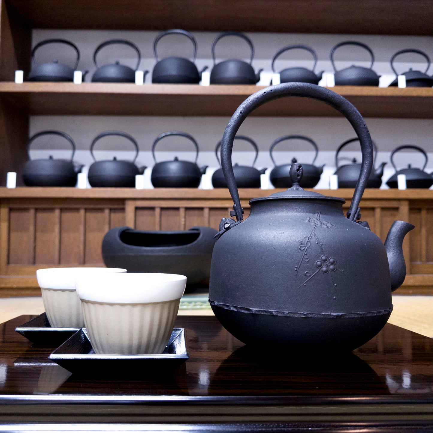 Cast Iron Kettle: Michioku Ume
