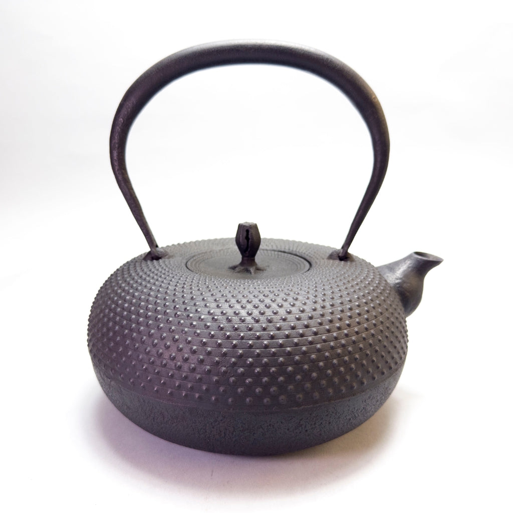 Cast Iron Kettle: Kikumaru Arare