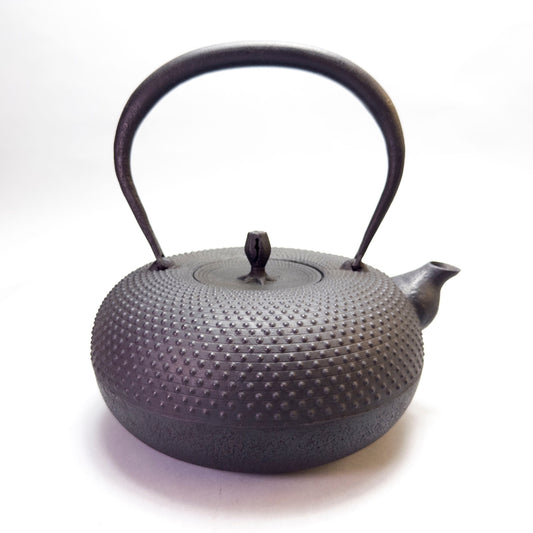Cast Iron Kettle: Kikumaru Arare