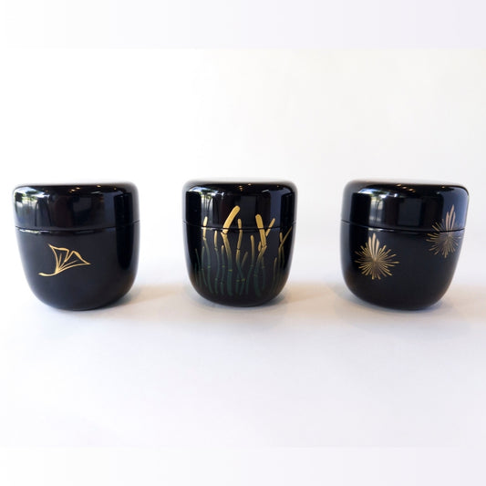 Tea Powder Container: Natsume Kin-Ichō, Tokusa, Hana-Matsu