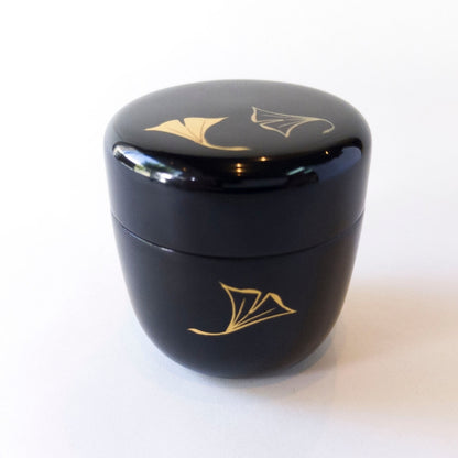 Tea Powder Container: Natsume Kin-Ichō, Tokusa, Hana-Matsu